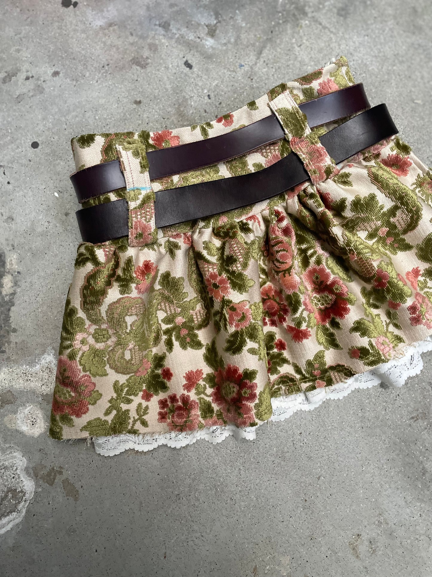 [REMAKE] Mini Skirt with Double Leather Belt