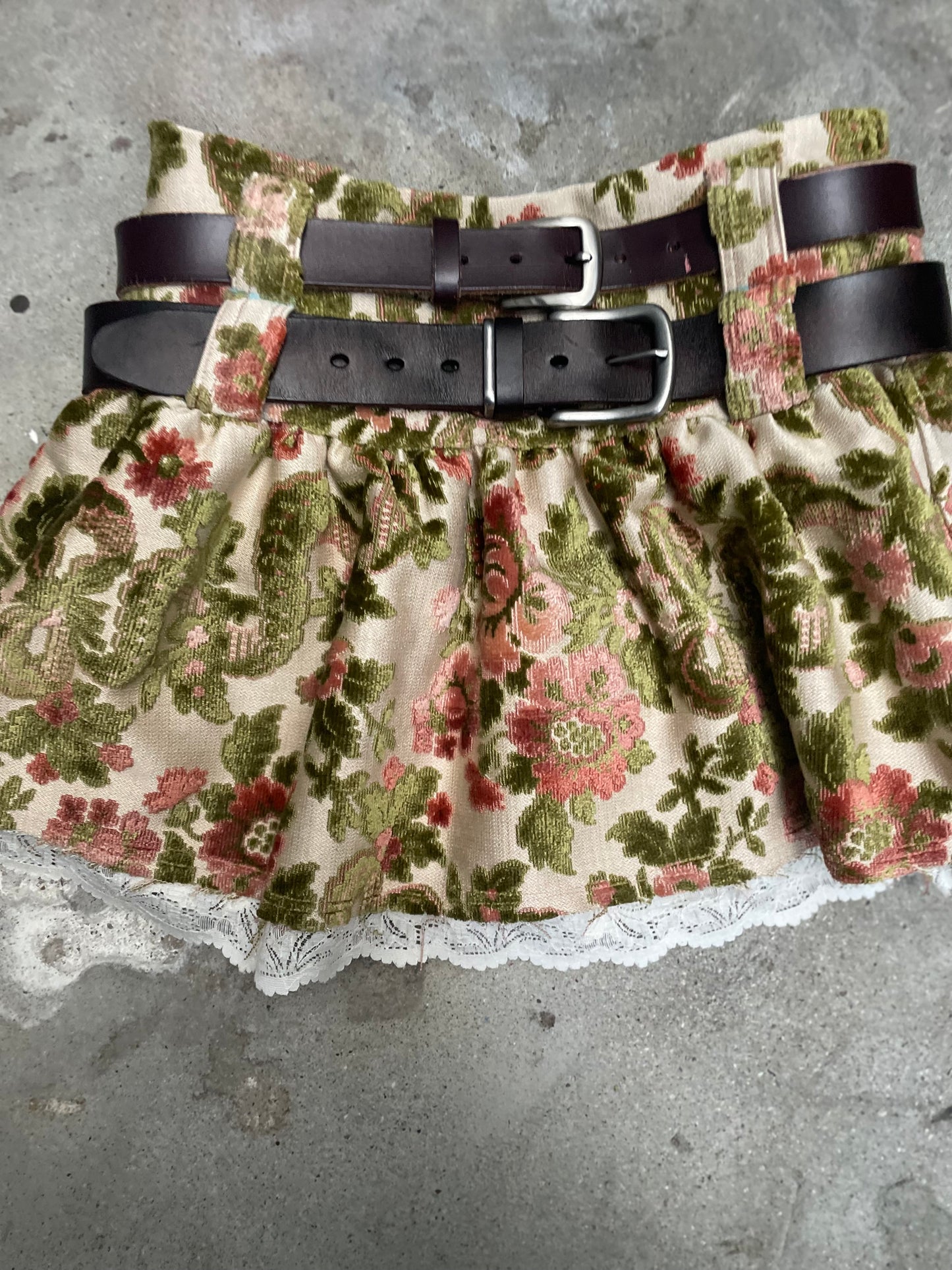 [REMAKE] Mini Skirt with Double Leather Belt