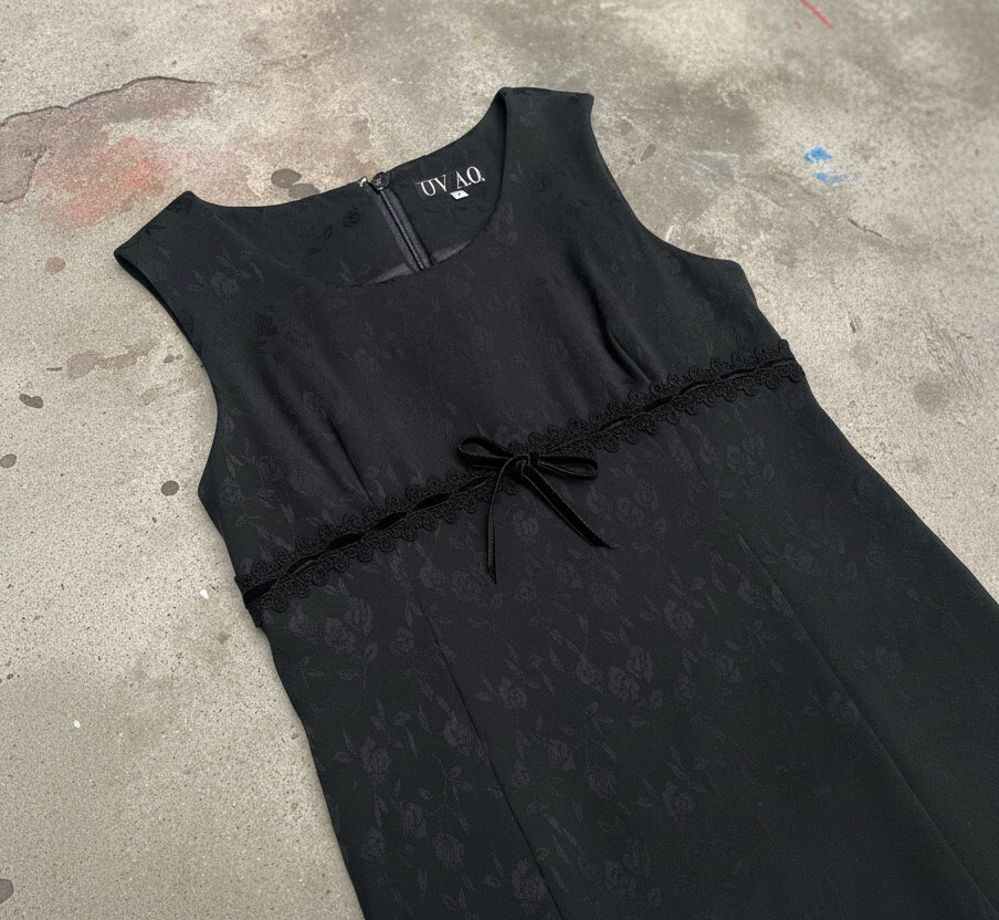 [USED] Cute Black Dress with Velvet Ribbon