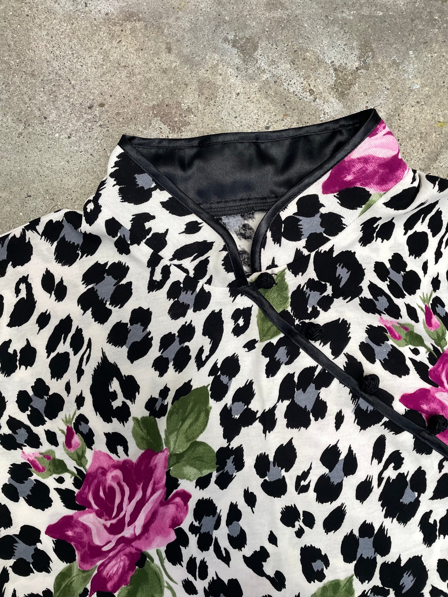 [USED] Chinese Collar Leopard & Rose Print T-Shirt