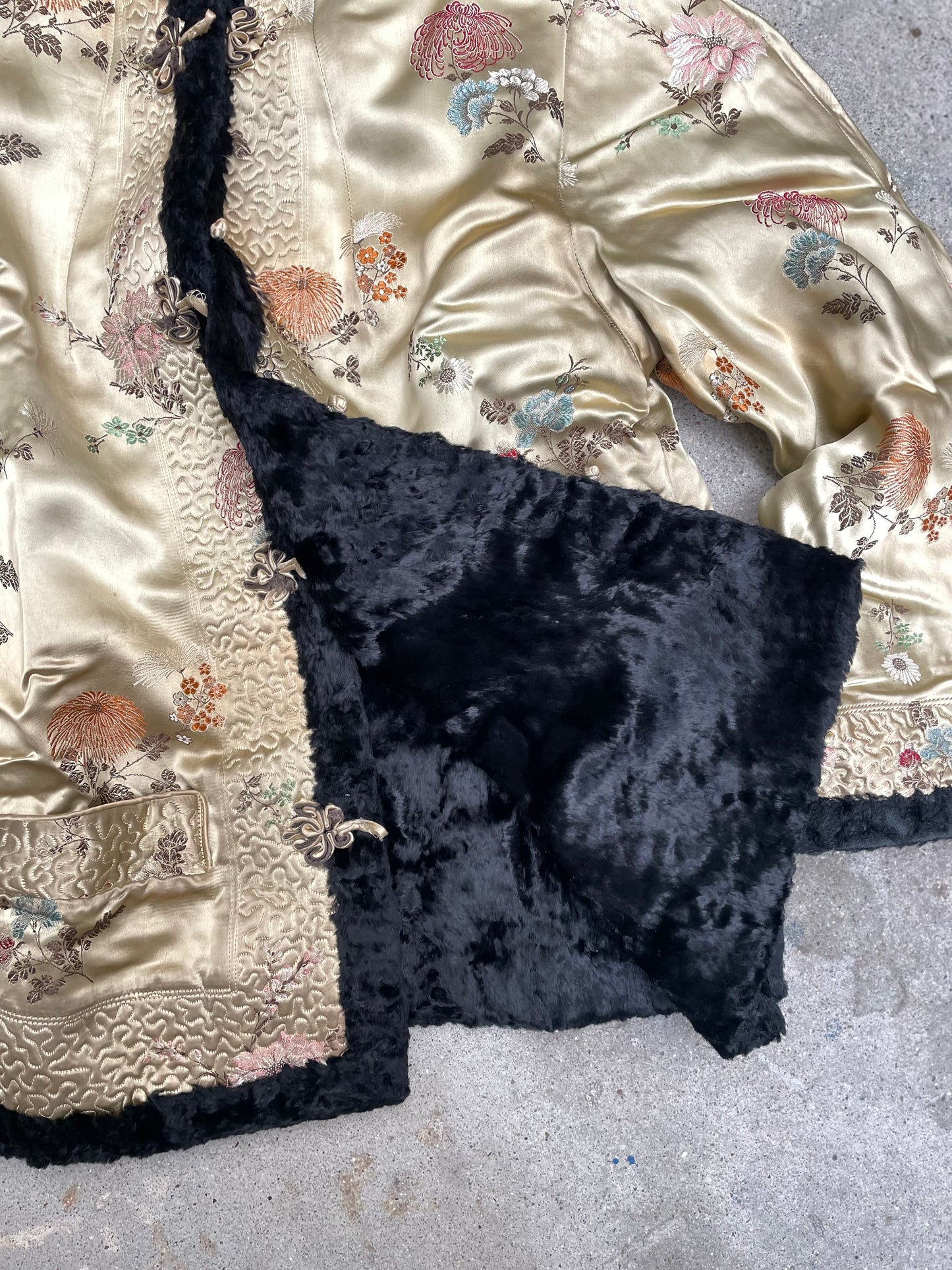 [USED] Reversible Chinese Jacket with Embroidery