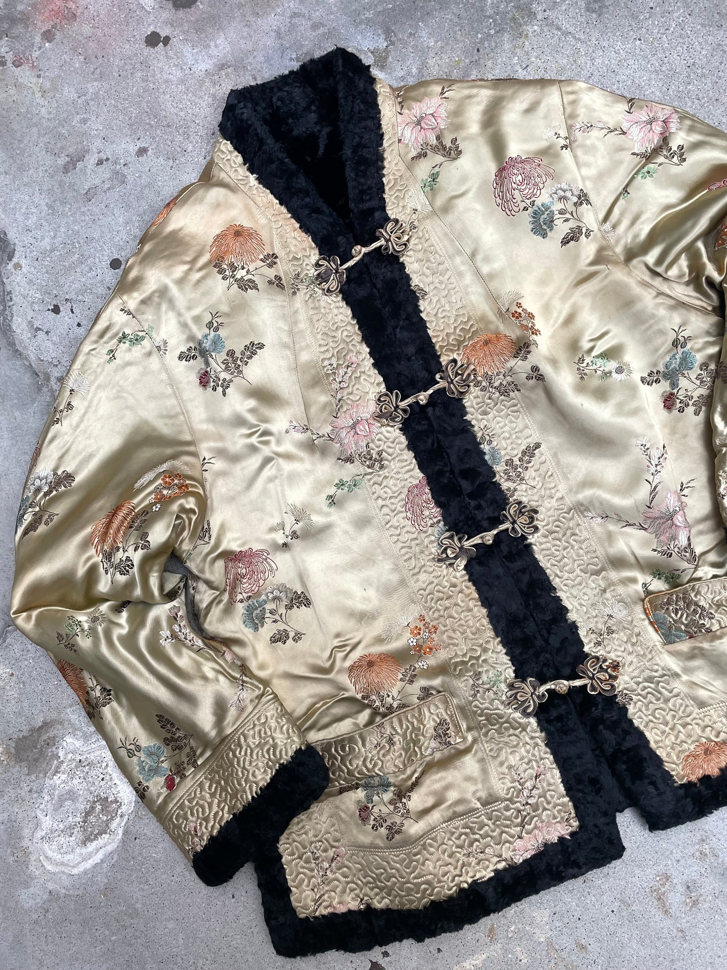 [USED] Reversible Chinese Jacket with Embroidery