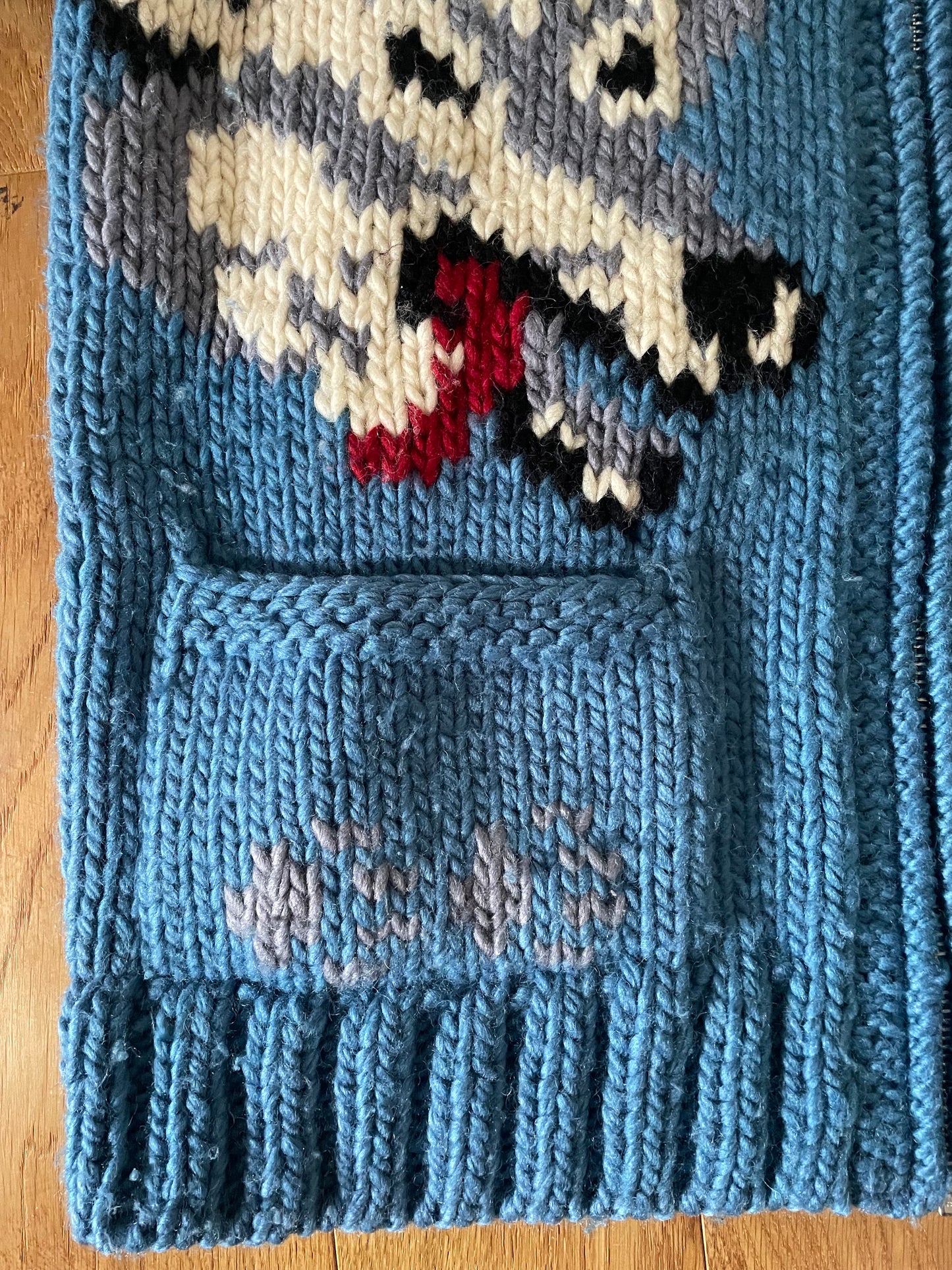 [VINTAGE] Wolf Pattern Cowichan Cardigan