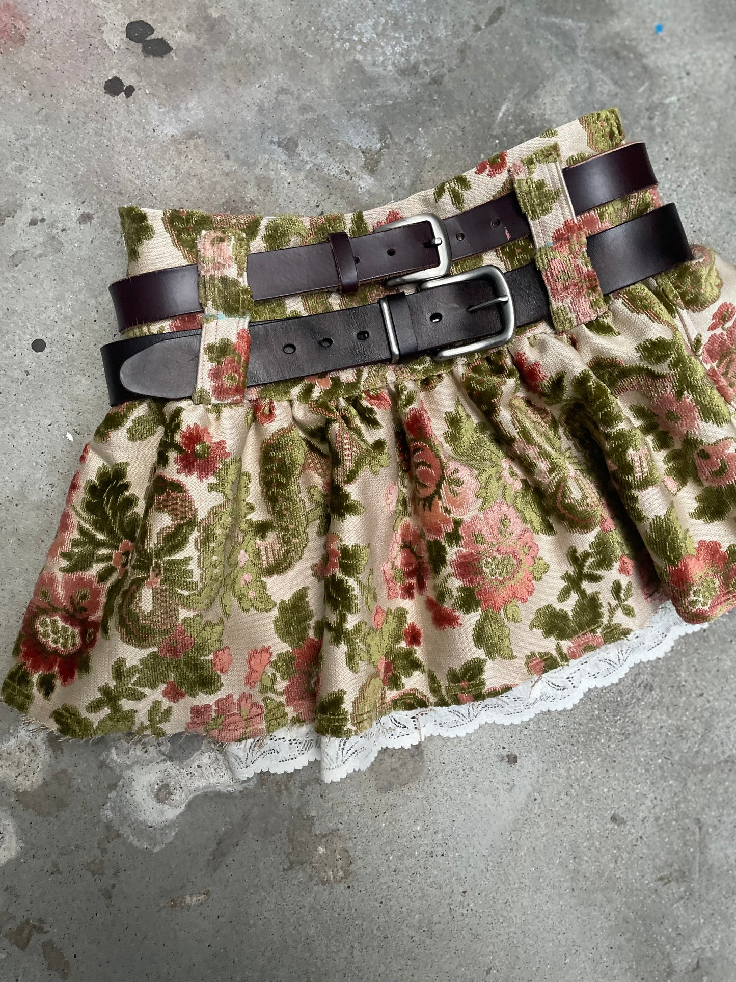 [REMAKE] Mini Skirt with Double Leather Belt