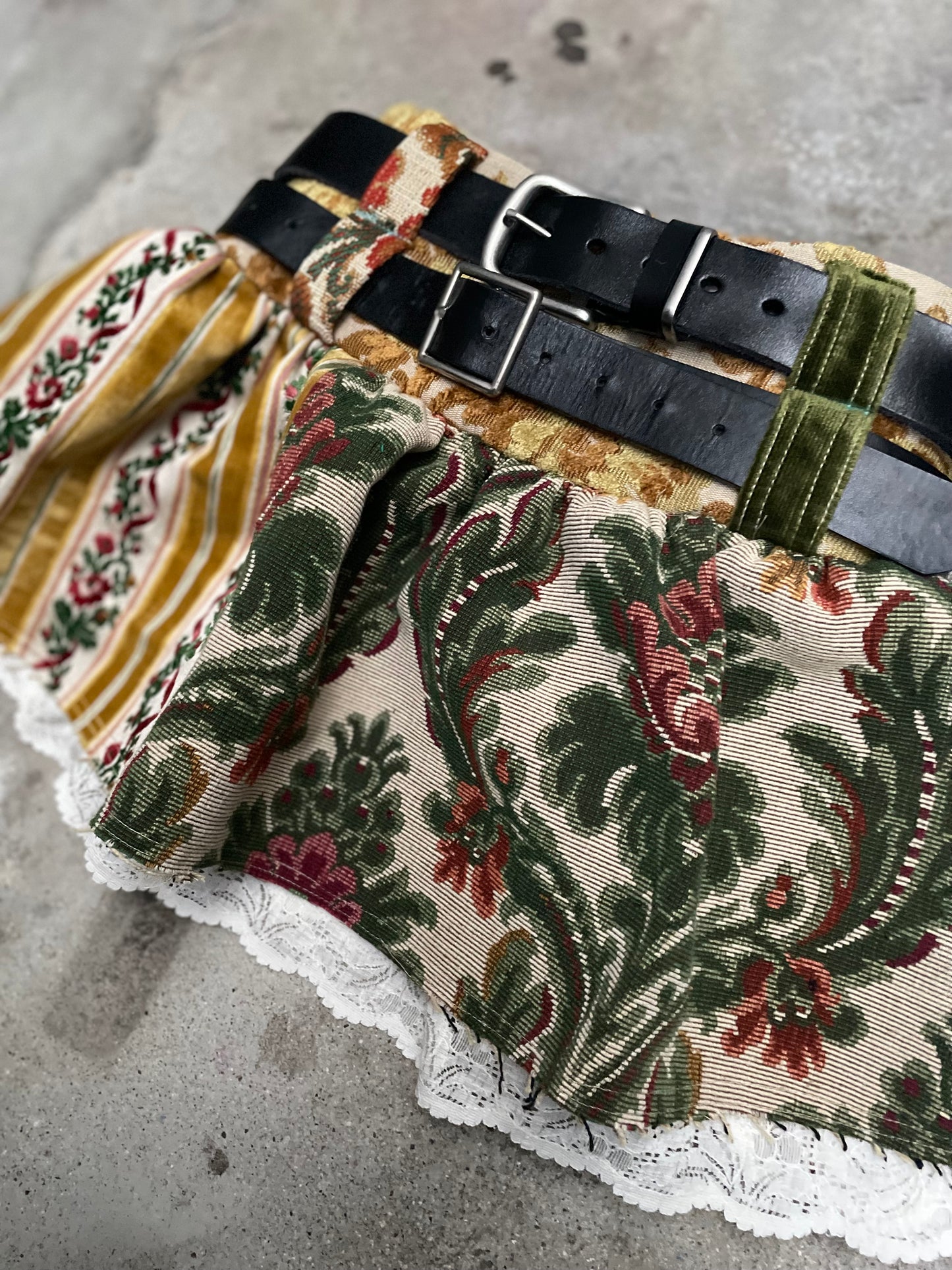 [REMAKE] Mini Skirt with Double Leather Belt