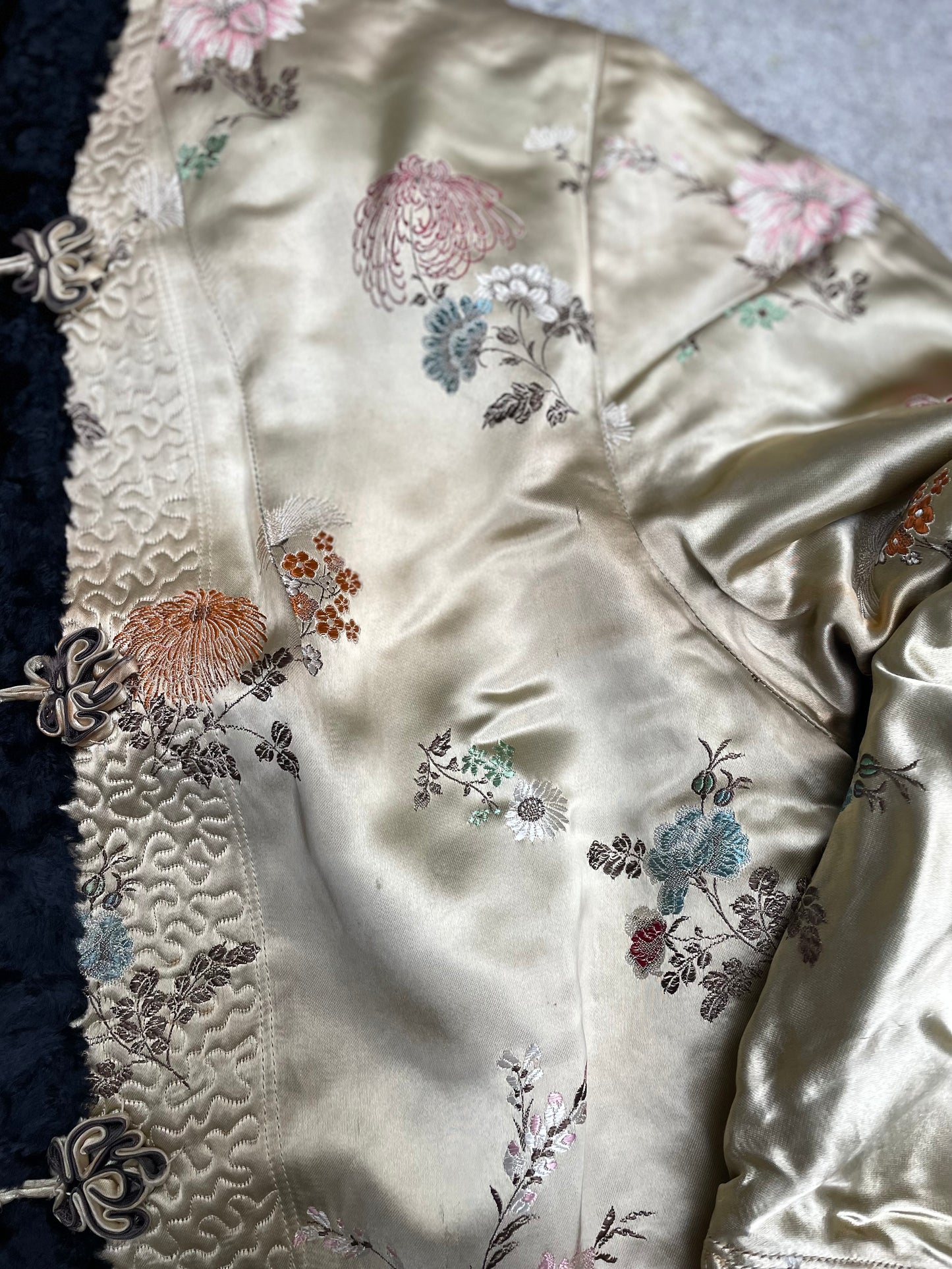[USED] Reversible Chinese Jacket with Embroidery