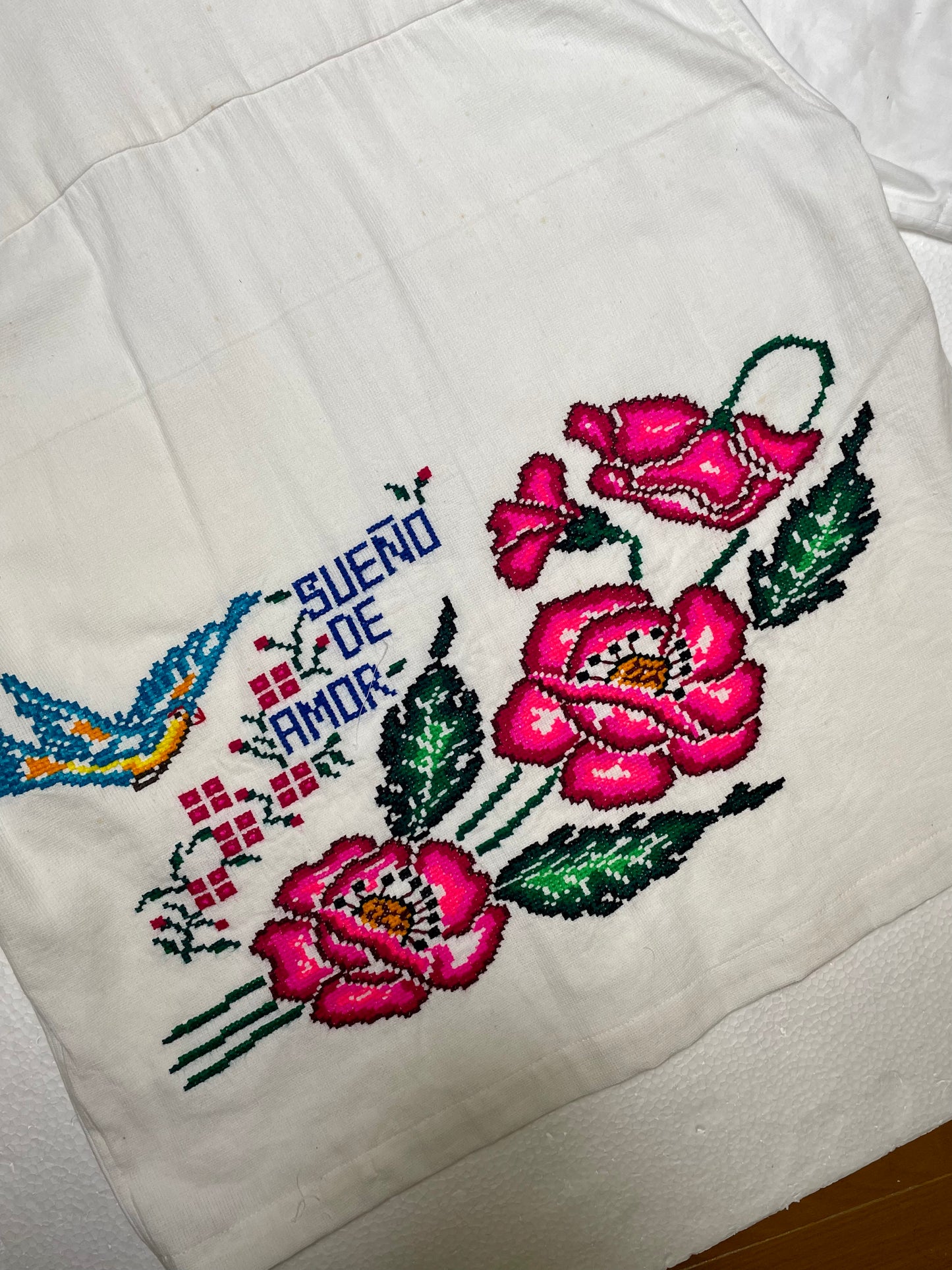 [REMAKE] Vintage Embroidered Cushion